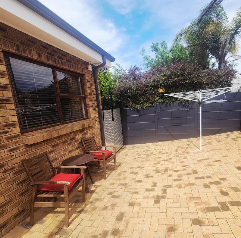 1 Bedroom Property for Sale in Vierlanden Western Cape